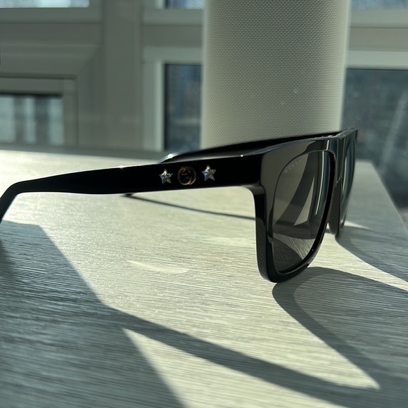 NWOT GUCCI SUNGLASSES - Picture 6 of 9